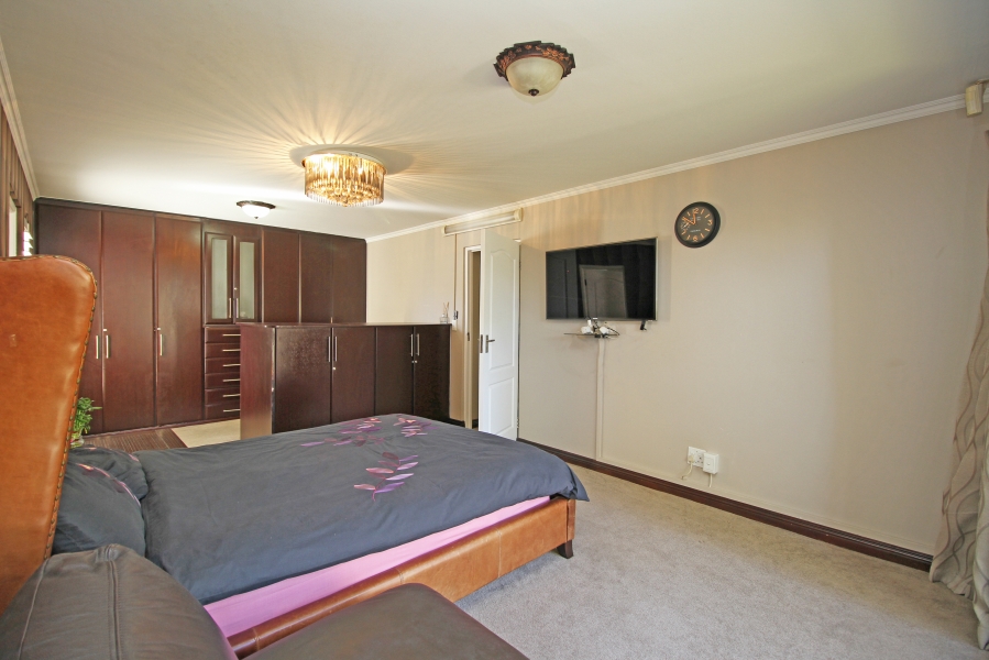 3 Bedroom Property for Sale in Waverley Gauteng