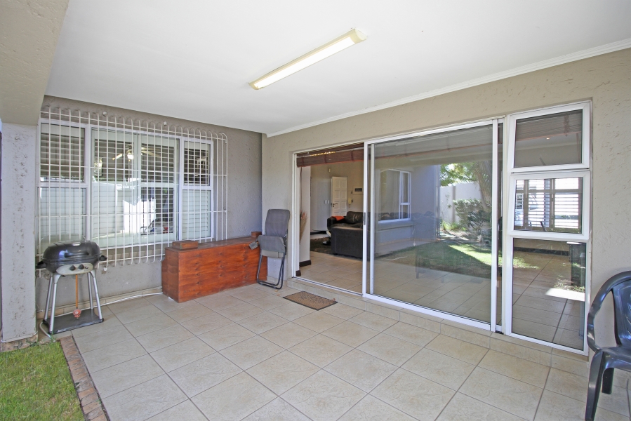 3 Bedroom Property for Sale in Waverley Gauteng