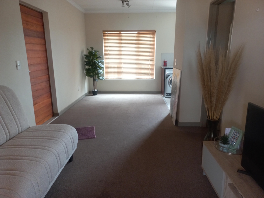1 Bedroom Property for Sale in Vorna Valley Gauteng