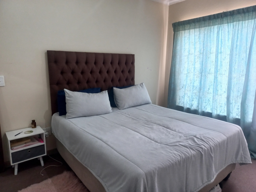 1 Bedroom Property for Sale in Vorna Valley Gauteng