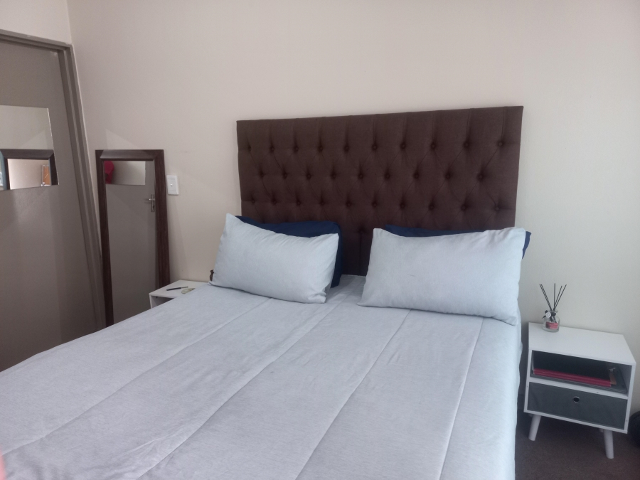 1 Bedroom Property for Sale in Vorna Valley Gauteng