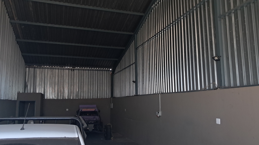 To Let Commercial Property for Rent in Clayville Gauteng