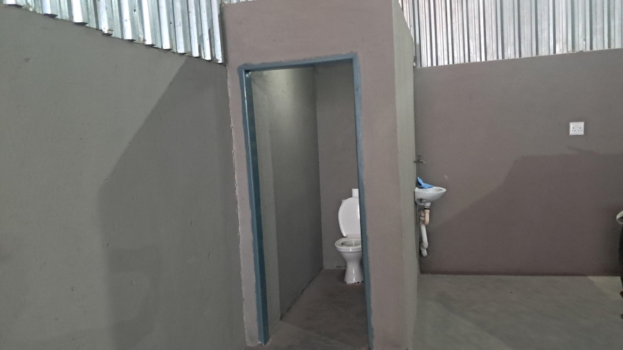 To Let Commercial Property for Rent in Clayville Gauteng