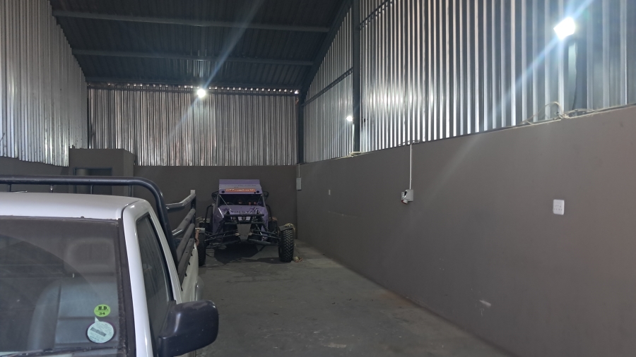 To Let Commercial Property for Rent in Clayville Gauteng
