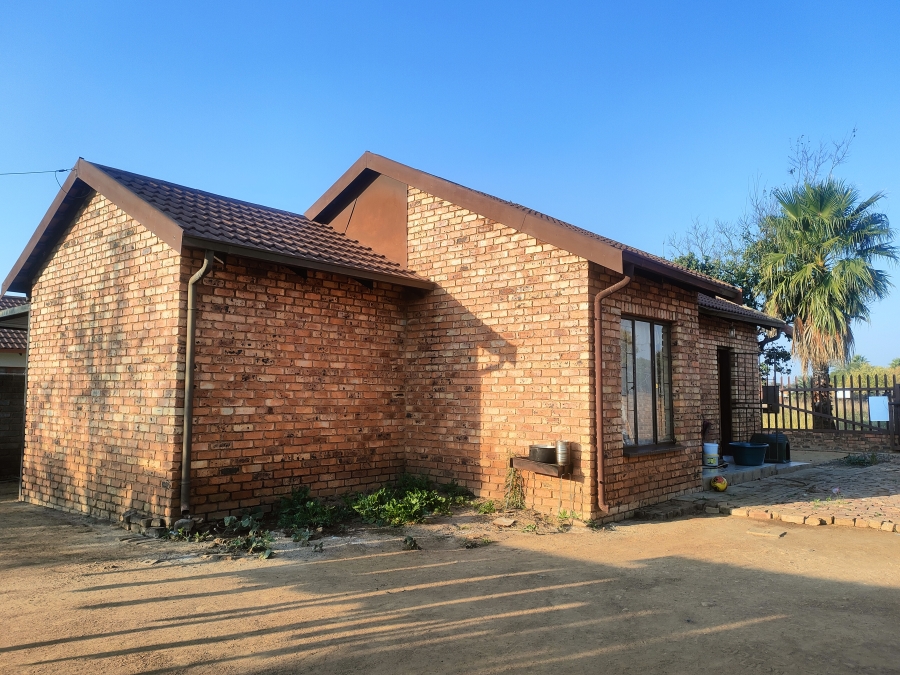 3 Bedroom Property for Sale in Lindo Park Gauteng
