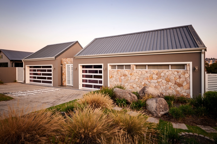 5 Bedroom Property for Sale in Waterfall Country Estate Gauteng