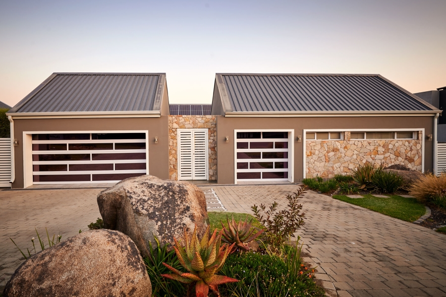 5 Bedroom Property for Sale in Waterfall Country Estate Gauteng