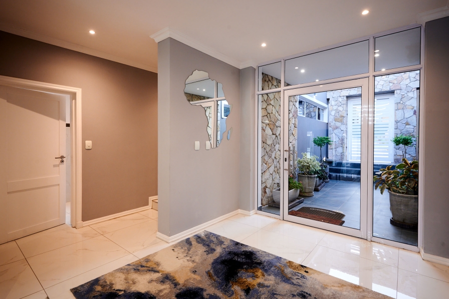 5 Bedroom Property for Sale in Waterfall Country Estate Gauteng