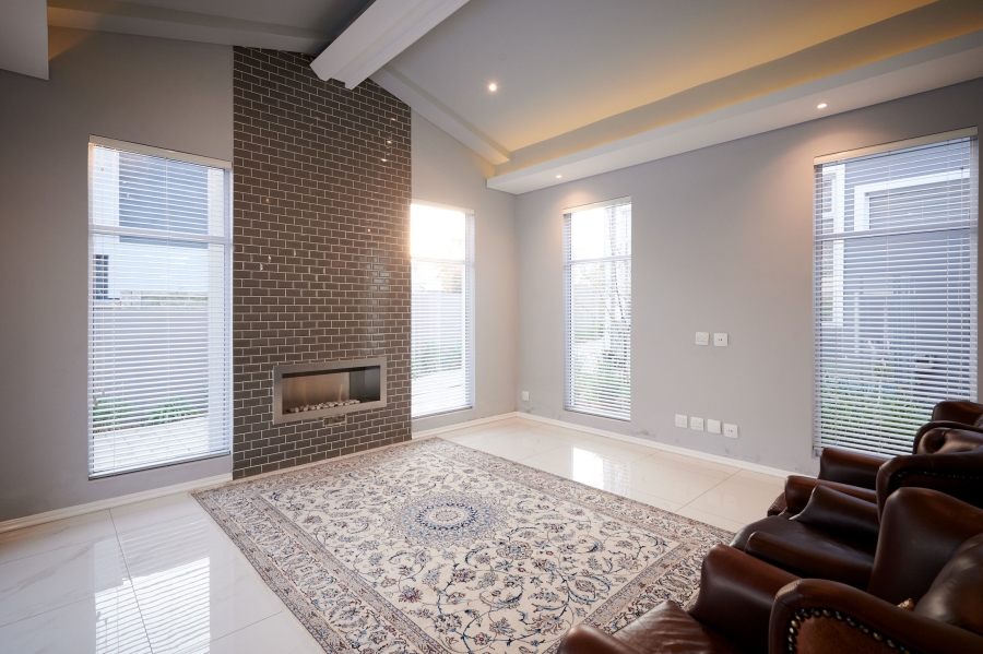 5 Bedroom Property for Sale in Waterfall Country Estate Gauteng