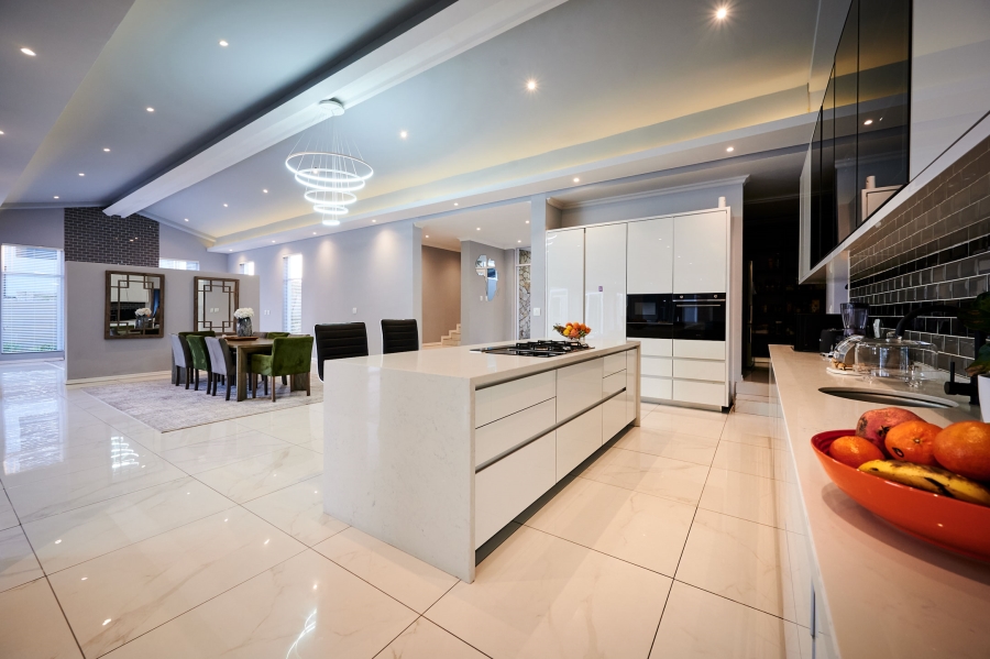 5 Bedroom Property for Sale in Waterfall Country Estate Gauteng