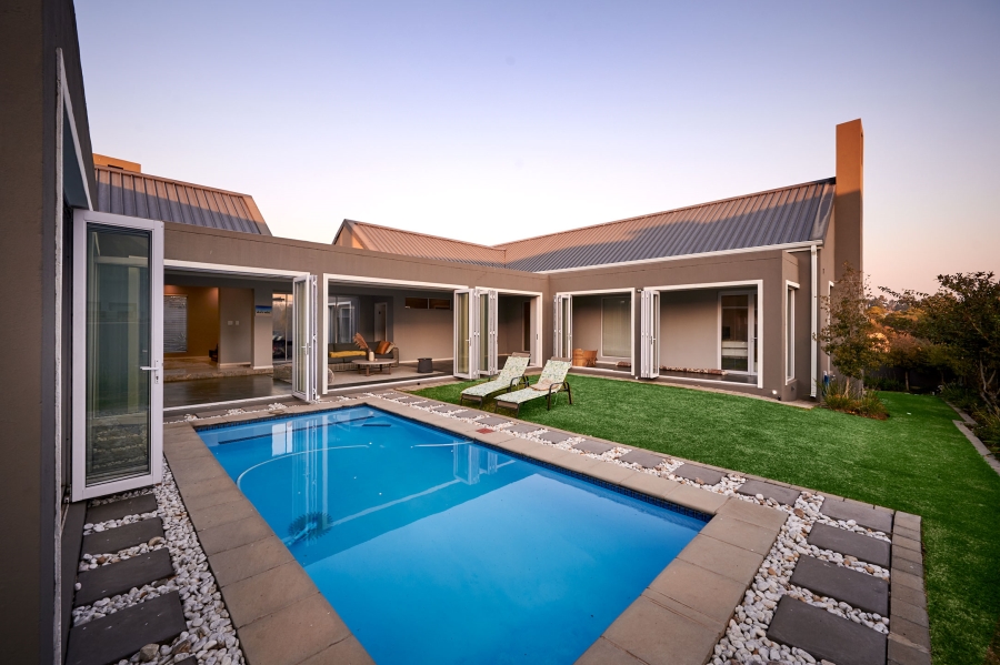 5 Bedroom Property for Sale in Waterfall Country Estate Gauteng
