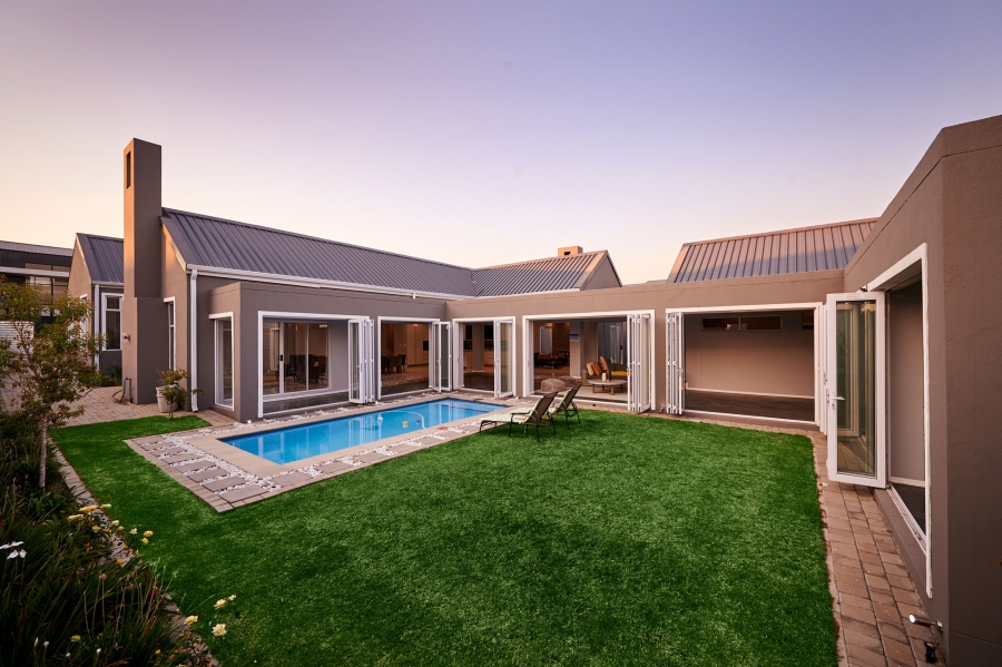5 Bedroom Property for Sale in Waterfall Country Estate Gauteng