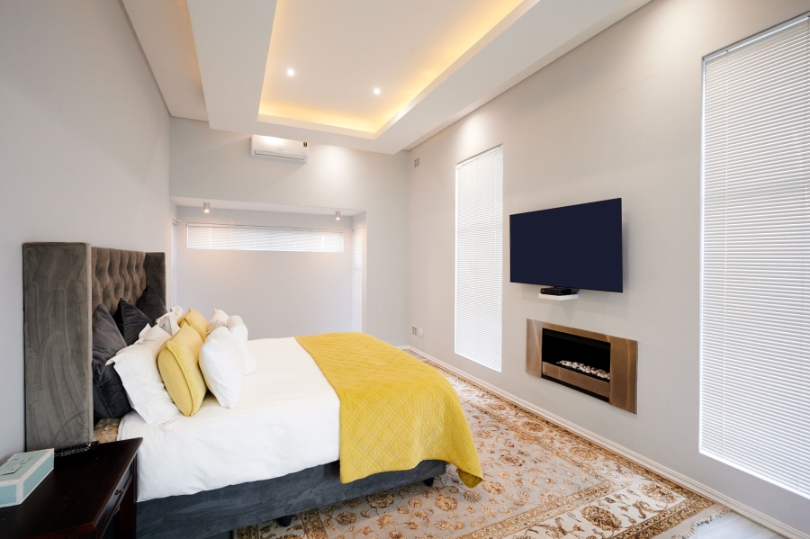 5 Bedroom Property for Sale in Waterfall Country Estate Gauteng