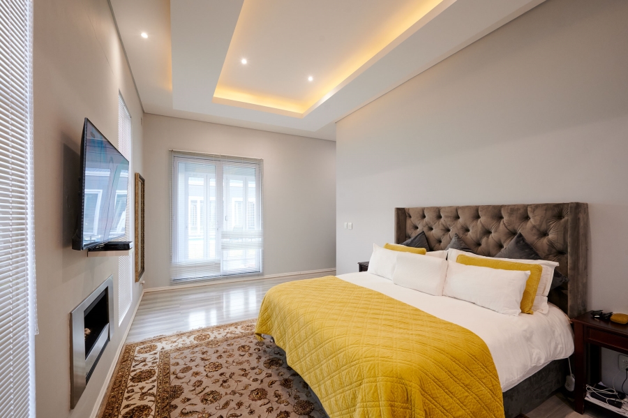 5 Bedroom Property for Sale in Waterfall Country Estate Gauteng