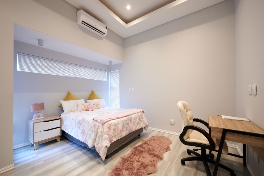 5 Bedroom Property for Sale in Waterfall Country Estate Gauteng