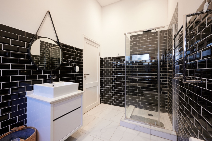 5 Bedroom Property for Sale in Waterfall Country Estate Gauteng