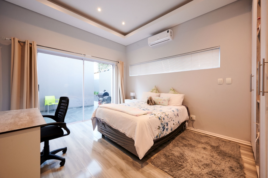 5 Bedroom Property for Sale in Waterfall Country Estate Gauteng