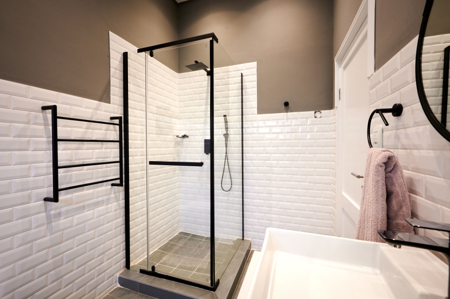 5 Bedroom Property for Sale in Waterfall Country Estate Gauteng