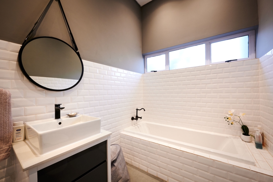 5 Bedroom Property for Sale in Waterfall Country Estate Gauteng