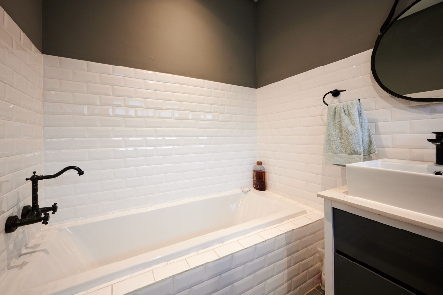 5 Bedroom Property for Sale in Waterfall Country Estate Gauteng