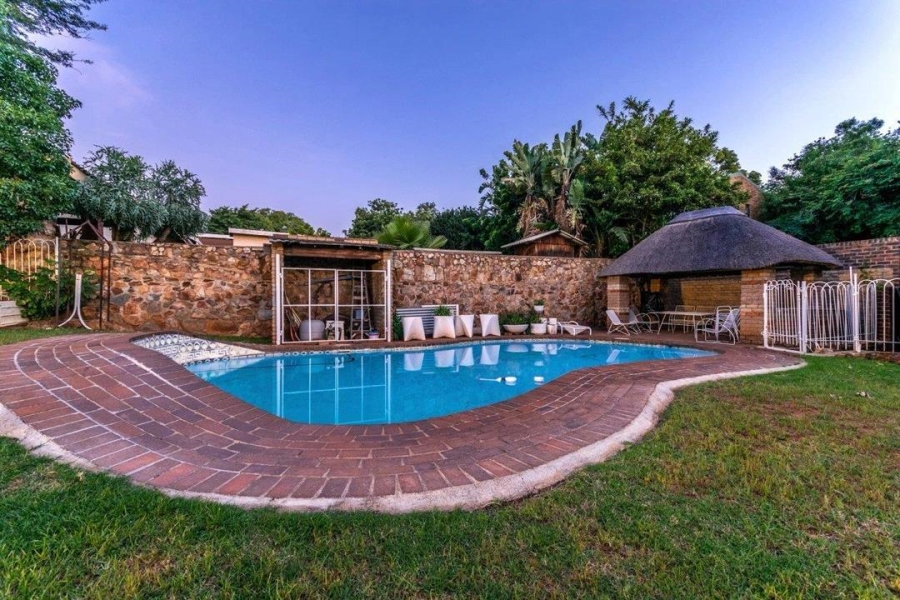 To Let 4 Bedroom Property for Rent in Wilro Park Gauteng