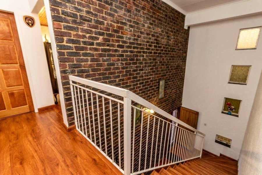To Let 4 Bedroom Property for Rent in Wilro Park Gauteng