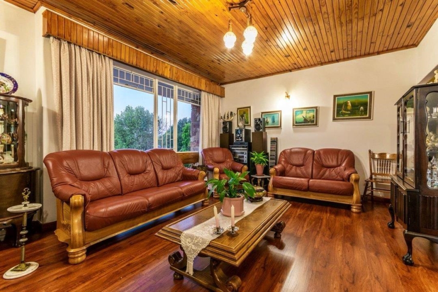 To Let 4 Bedroom Property for Rent in Wilro Park Gauteng