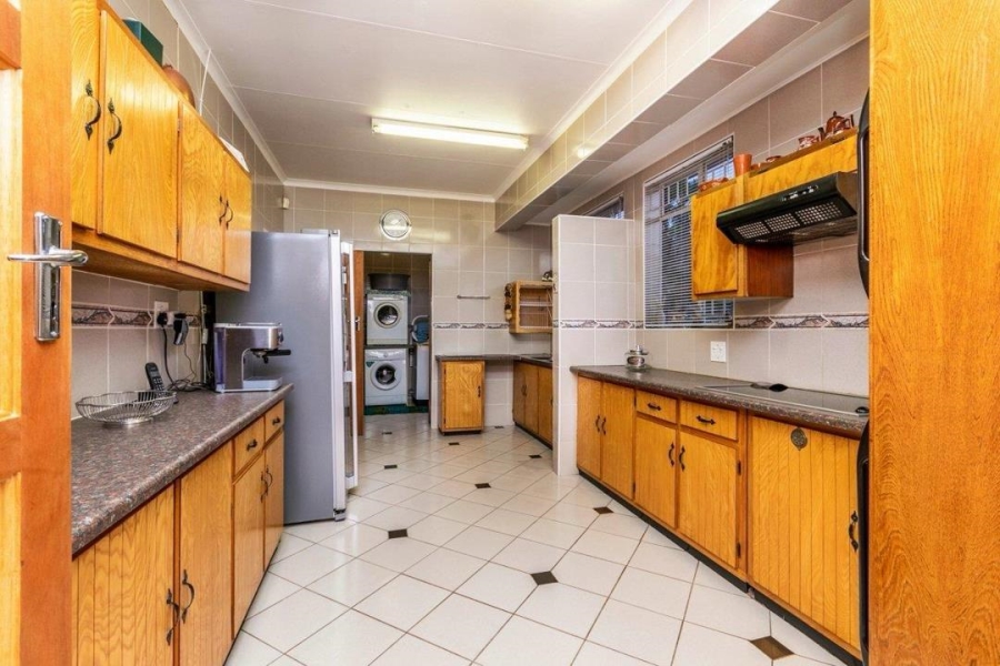 To Let 4 Bedroom Property for Rent in Wilro Park Gauteng