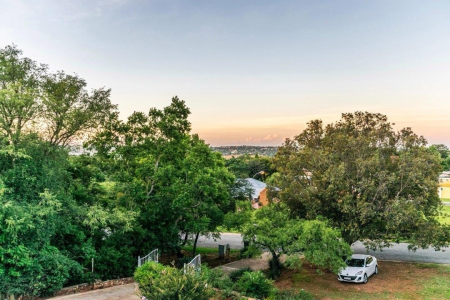To Let 4 Bedroom Property for Rent in Wilro Park Gauteng