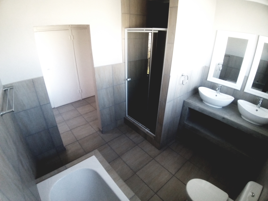 4 Bedroom Property for Sale in Casseldale Gauteng