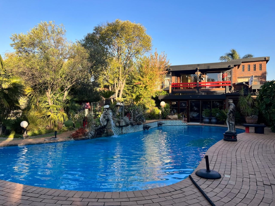 4 Bedroom Property for Sale in Strubenvale Gauteng