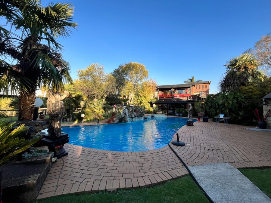 4 Bedroom Property for Sale in Strubenvale Gauteng