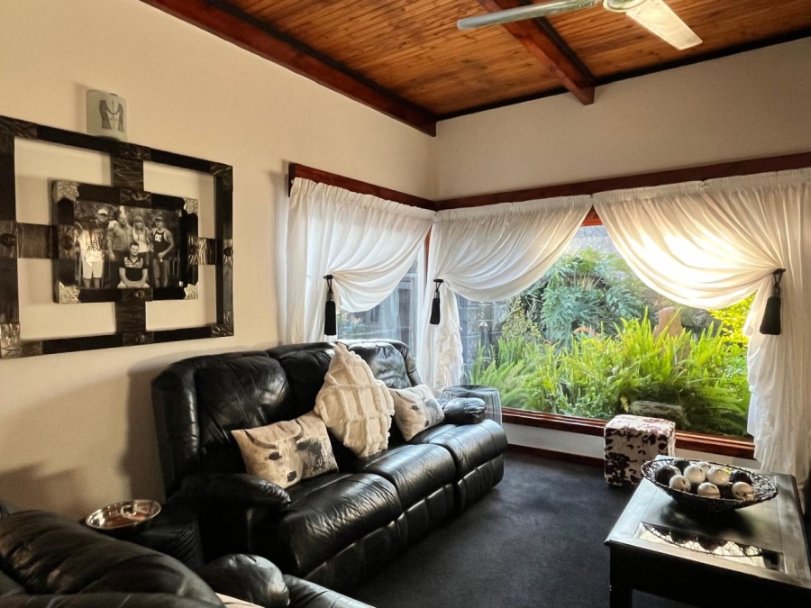 4 Bedroom Property for Sale in Strubenvale Gauteng