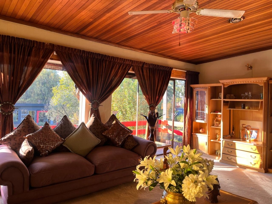 4 Bedroom Property for Sale in Strubenvale Gauteng