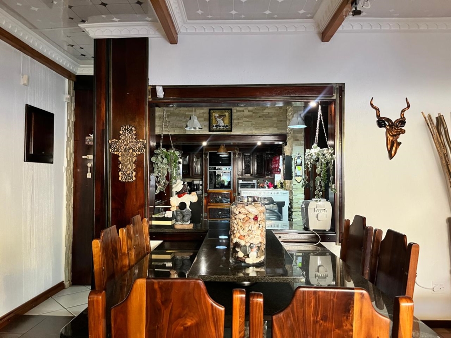 4 Bedroom Property for Sale in Strubenvale Gauteng