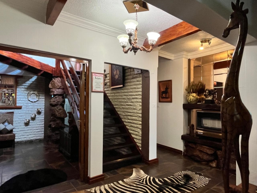 4 Bedroom Property for Sale in Strubenvale Gauteng