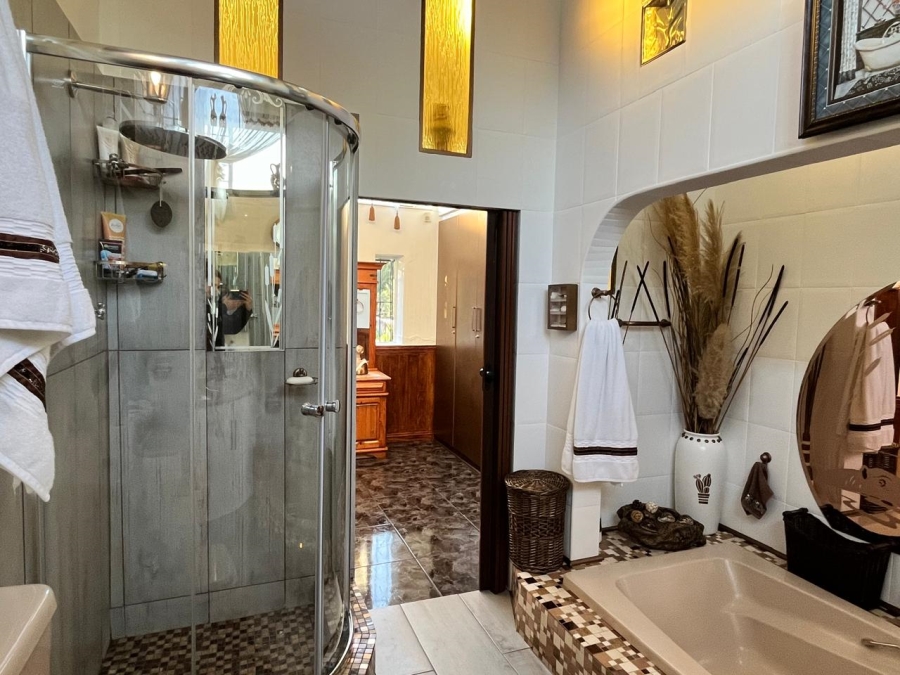 4 Bedroom Property for Sale in Strubenvale Gauteng