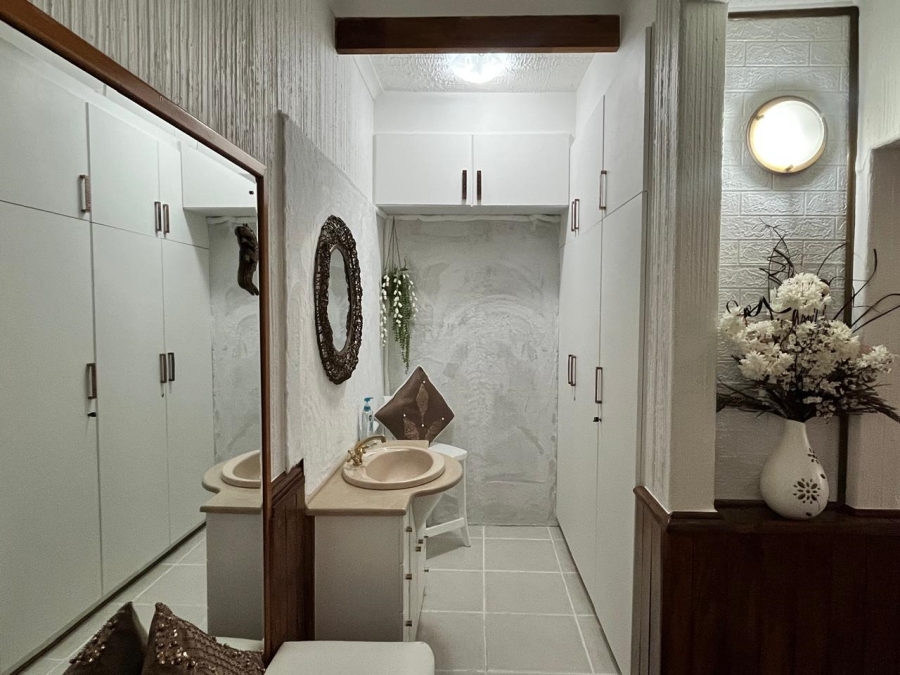 4 Bedroom Property for Sale in Strubenvale Gauteng