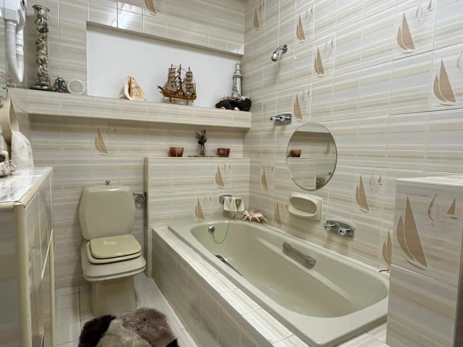 4 Bedroom Property for Sale in Strubenvale Gauteng