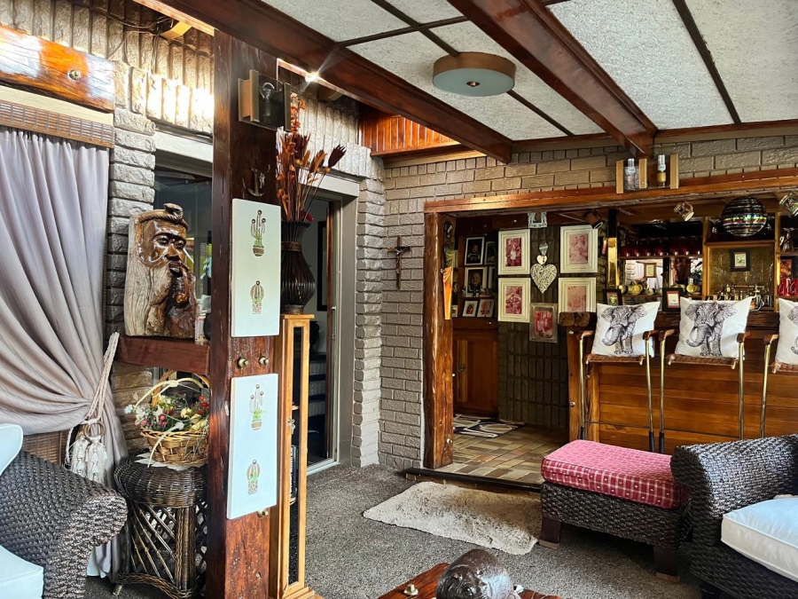 4 Bedroom Property for Sale in Strubenvale Gauteng