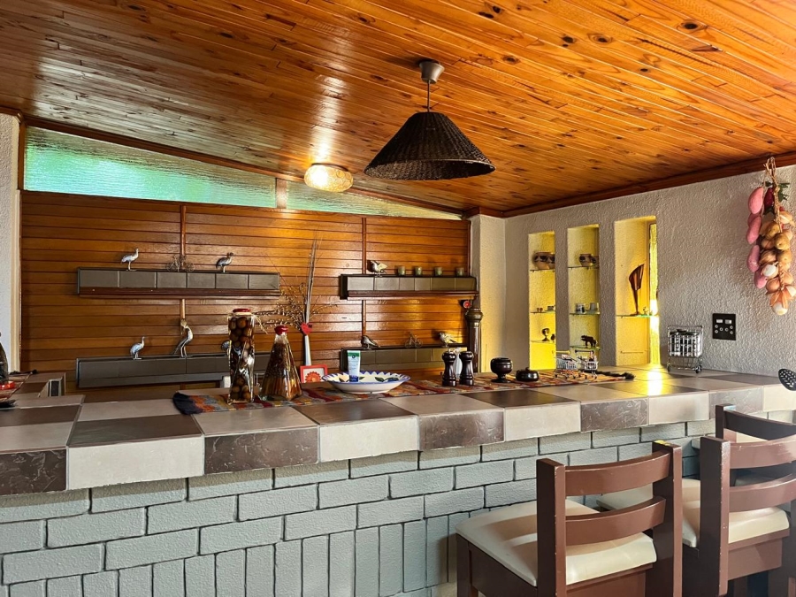 4 Bedroom Property for Sale in Strubenvale Gauteng