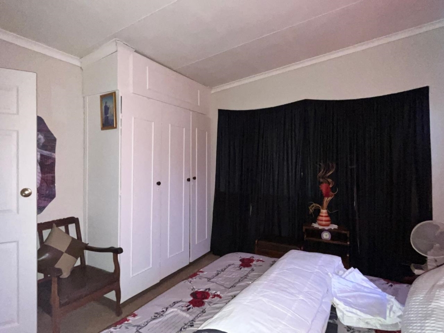 4 Bedroom Property for Sale in Strubenvale Gauteng