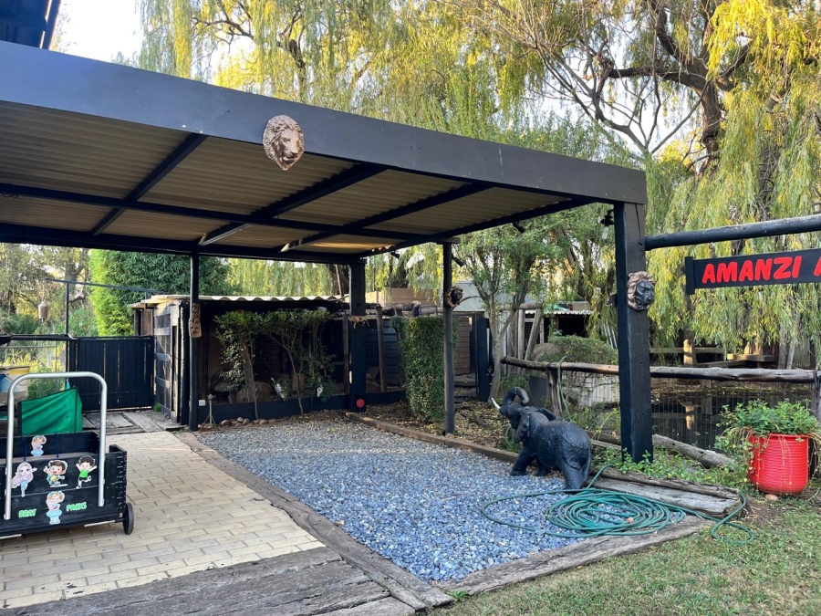 4 Bedroom Property for Sale in Strubenvale Gauteng