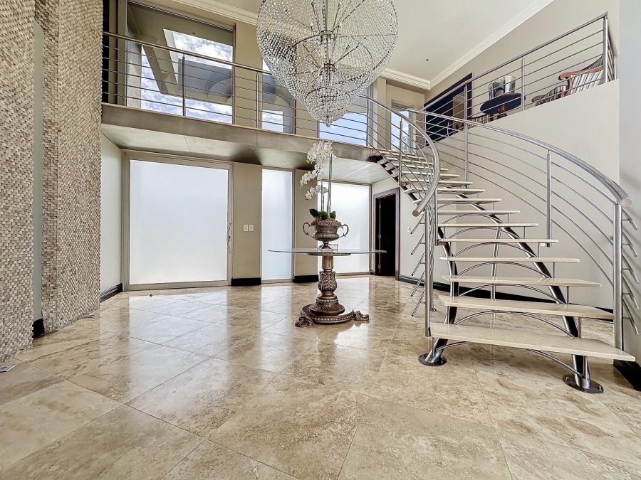 5 Bedroom Property for Sale in Silver Lakes Golf Estate Gauteng