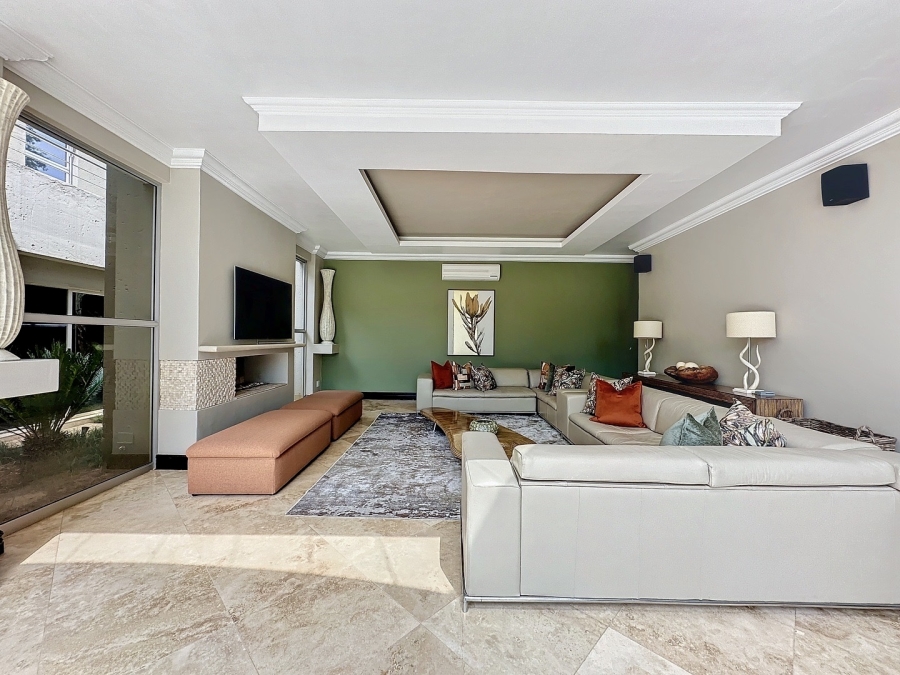 5 Bedroom Property for Sale in Silver Lakes Golf Estate Gauteng