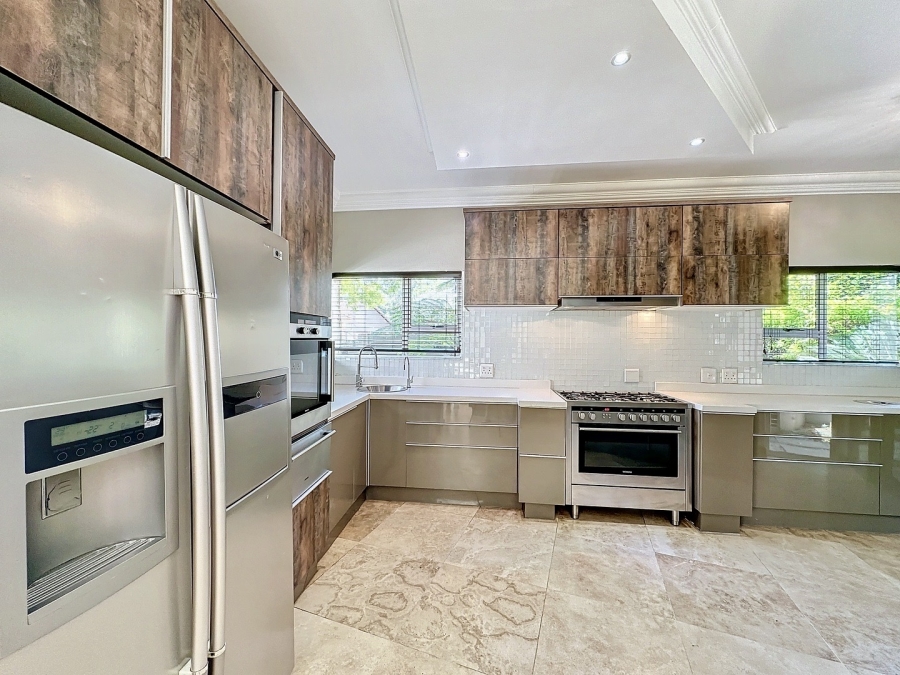 5 Bedroom Property for Sale in Silver Lakes Golf Estate Gauteng