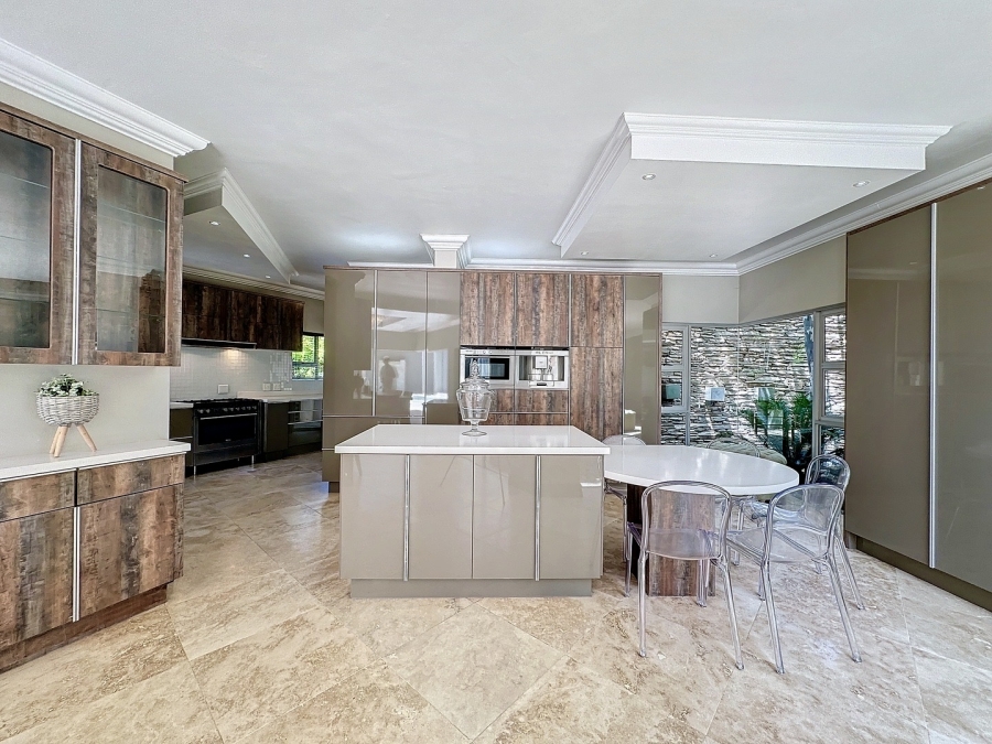 5 Bedroom Property for Sale in Silver Lakes Golf Estate Gauteng