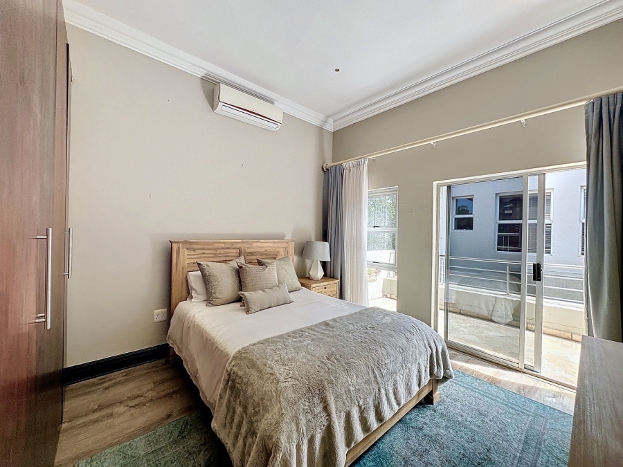 5 Bedroom Property for Sale in Silver Lakes Golf Estate Gauteng