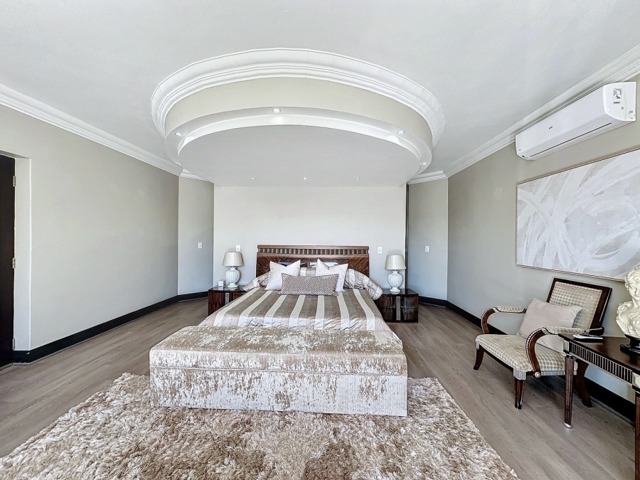 5 Bedroom Property for Sale in Silver Lakes Golf Estate Gauteng
