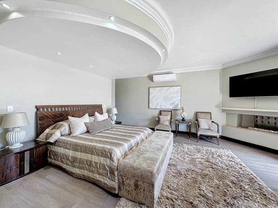 5 Bedroom Property for Sale in Silver Lakes Golf Estate Gauteng